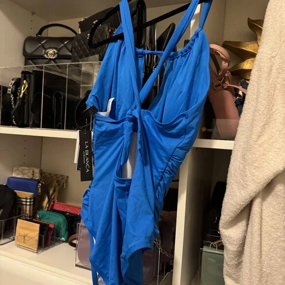 La Blanca Women's One Piece Swimsuit High Neck Keyhole Island Goddess - Picture 2 of 4